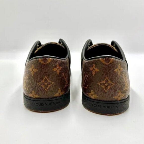 Louis Vuitton Luxury Edition Sneakers Size 8.5 US - Picture 3 of 5